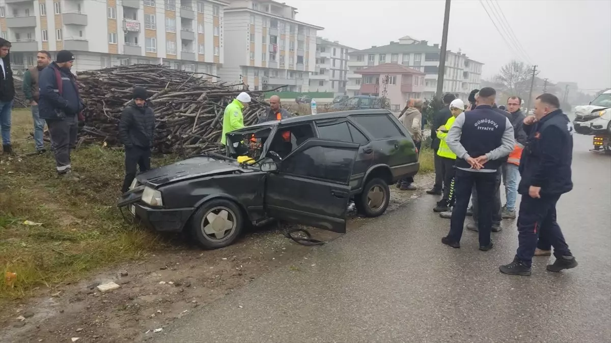 Düzce’de Trafik Kazası: İki Yaralı